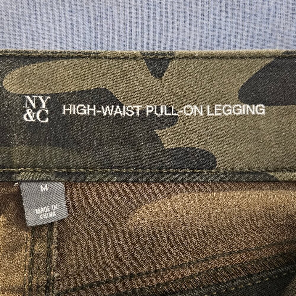 New York & Company Camo Leggings M High Waist Pull On Stretch Pant - Picture 5 of 7